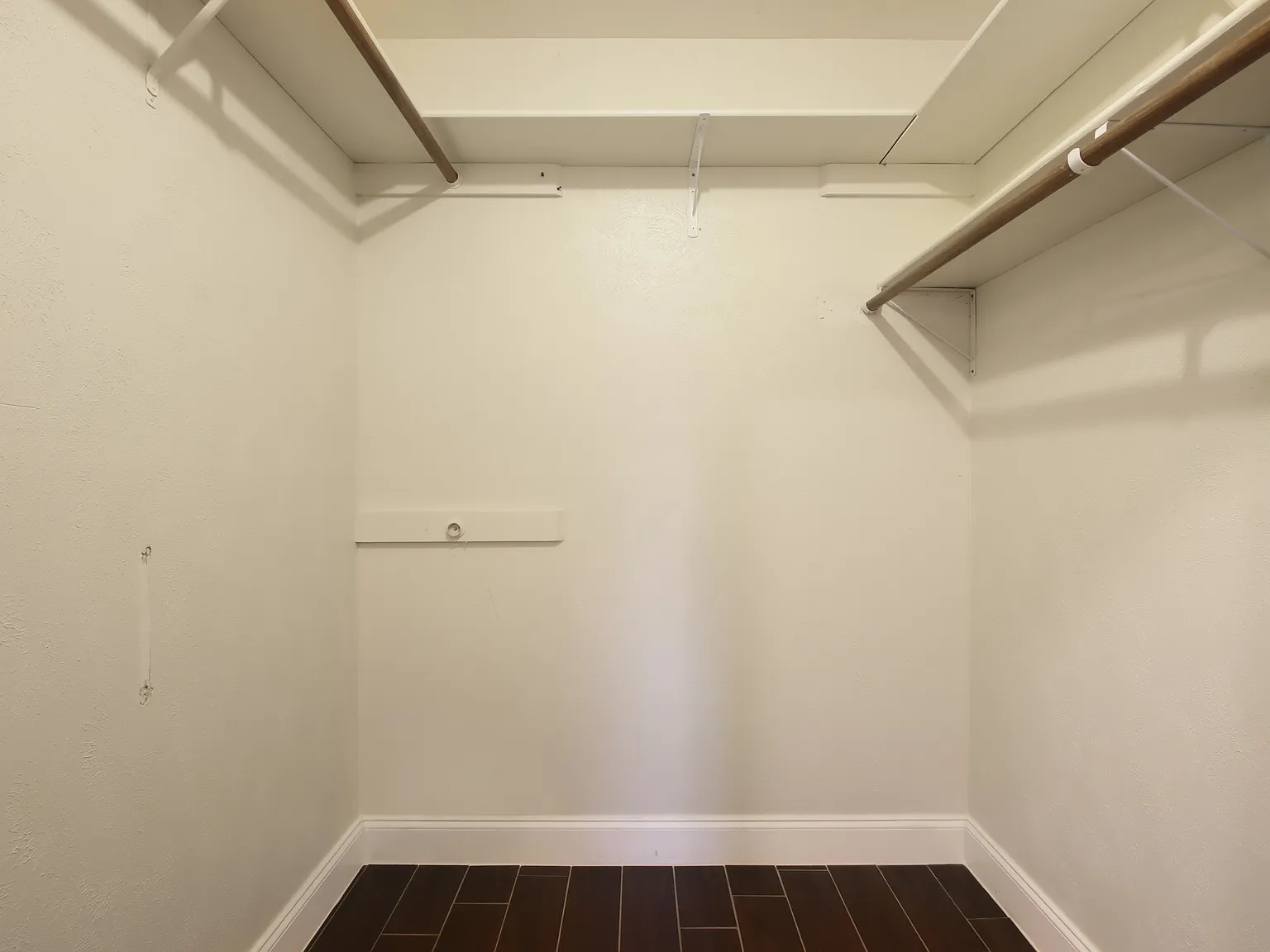 3 bed, 1339 sqft, $2,100 — Photo 2