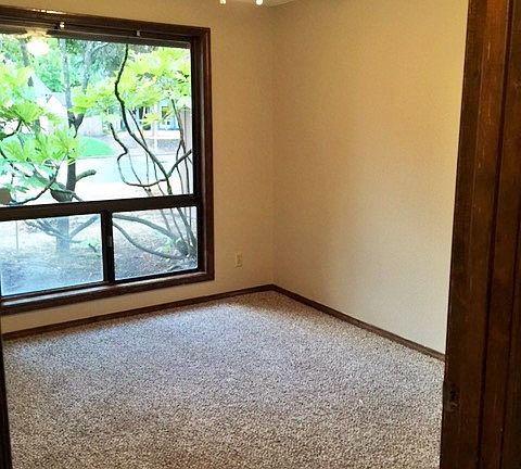 5th image of 815 SE 141st Ave