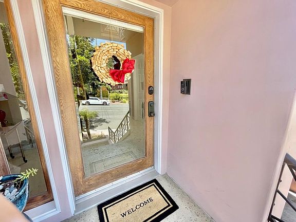 4th image of 614 Garnet St