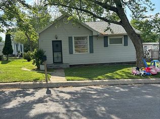 55 N Commercial St, Winchester, IL 62694