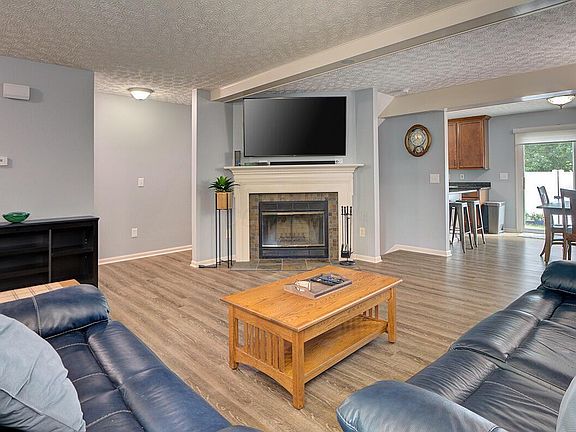 4th image of 5724 Parkbridge Ln #11-2