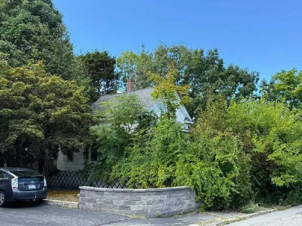 63 Pratt St, Fitchburg, MA 01420