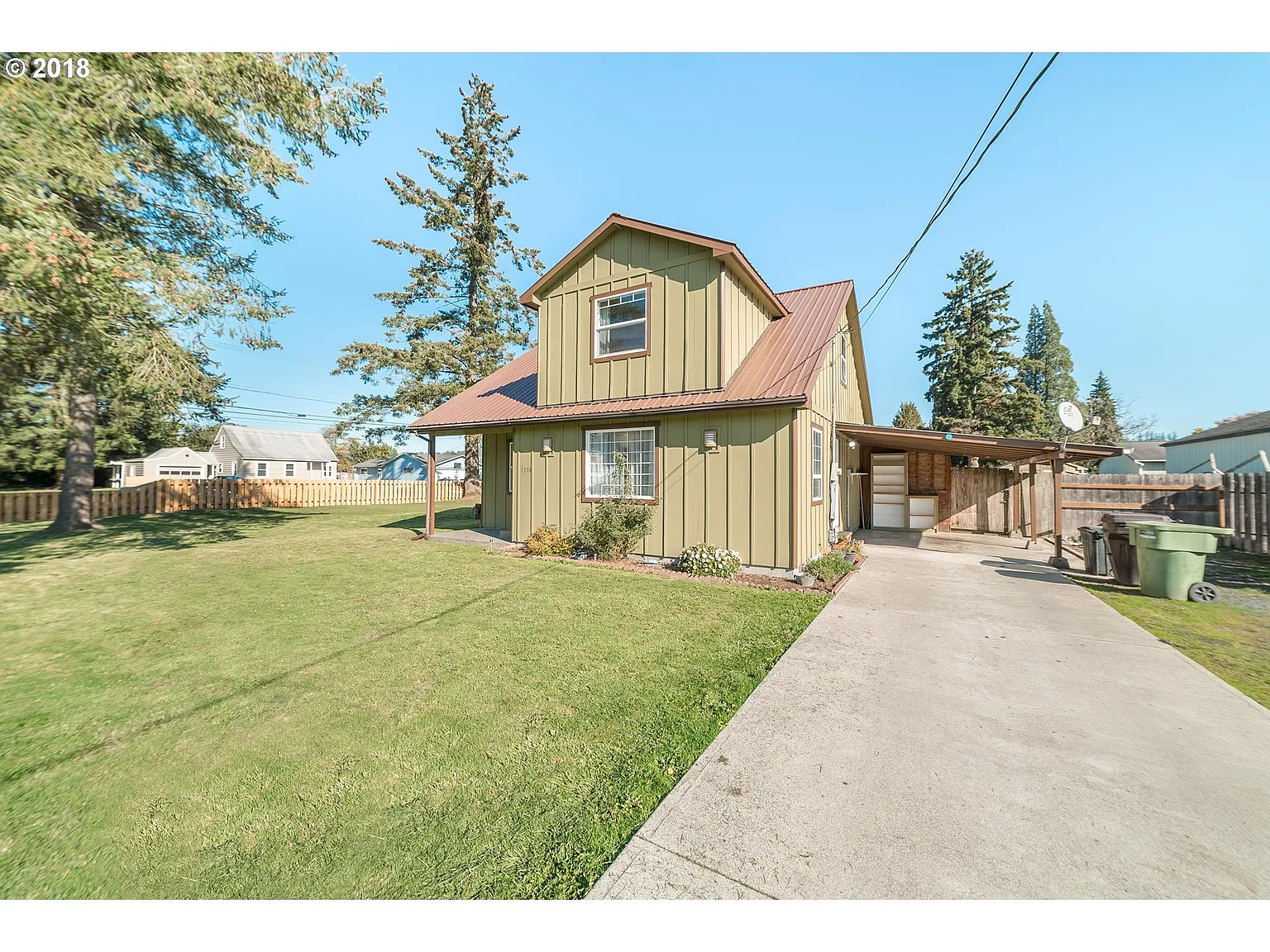 3370 Oak St photo 1