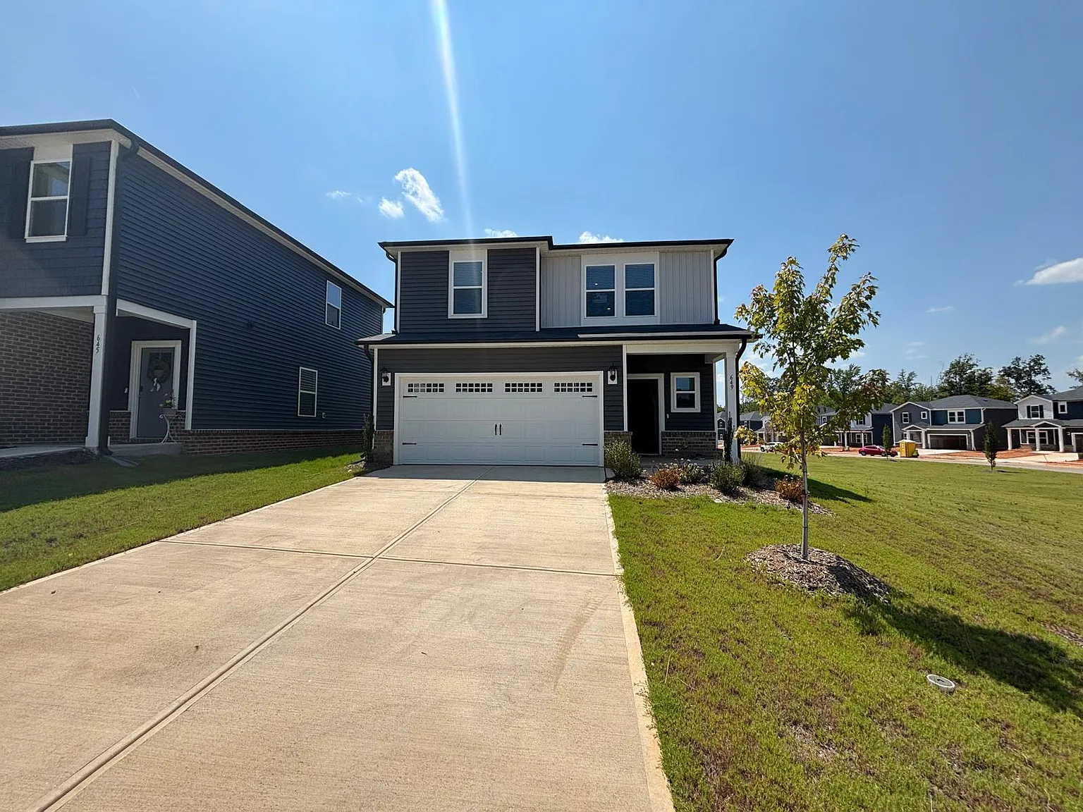 5 bed, 2352 sqft, $2,400 — Photo 1