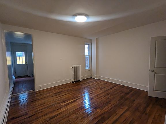 2127-wallace-st-2