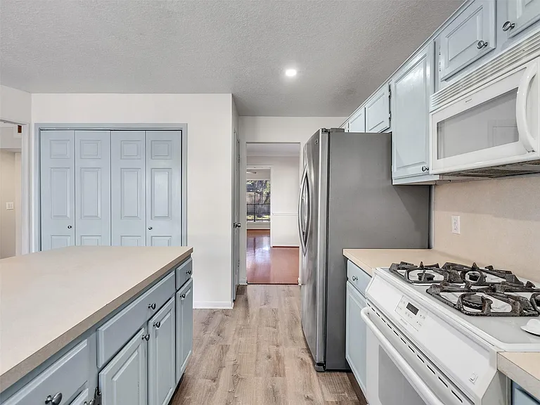 2108 Autumn Cove Dr — Photo 22
