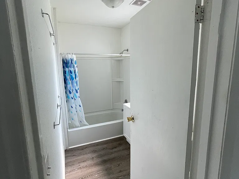 2604 Leech Ave — Photo 3