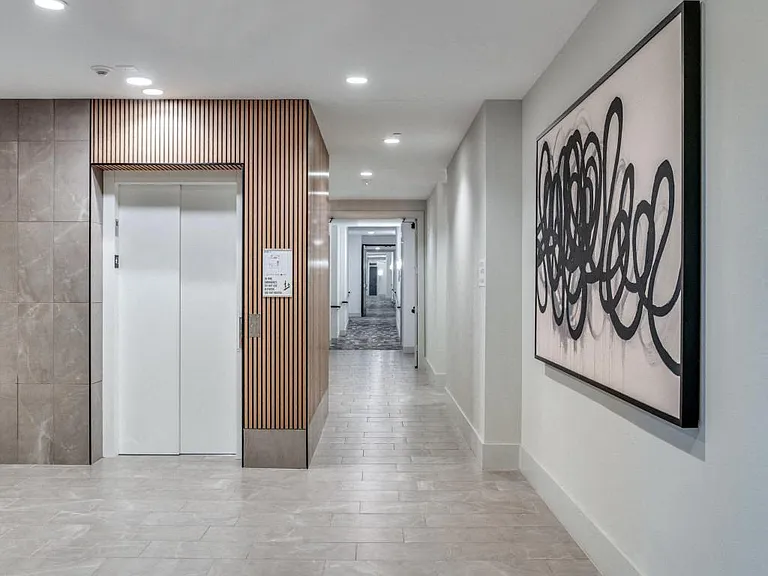 Aura Southgate Apartments — Photo 39