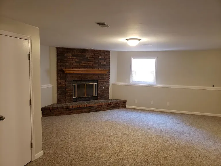 2312 N White Oak Rd — Photo 12
