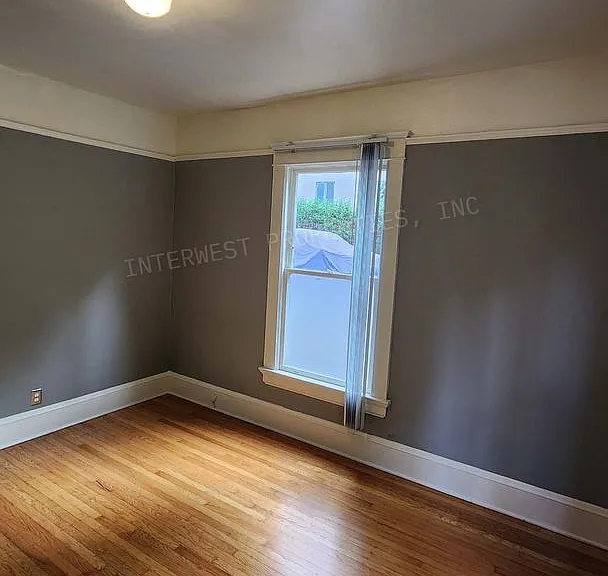 117 King Avenue 2156 Davis St — Photo 12