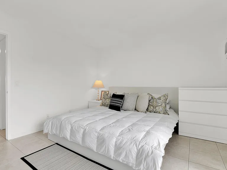175 Fanshaw E — Photo 17