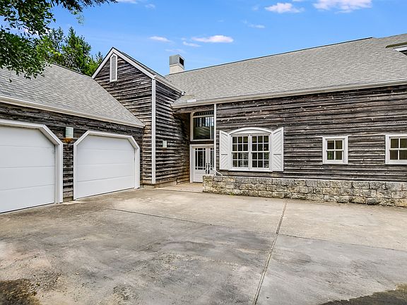 2nd image of 403 Cedar Oak Dr