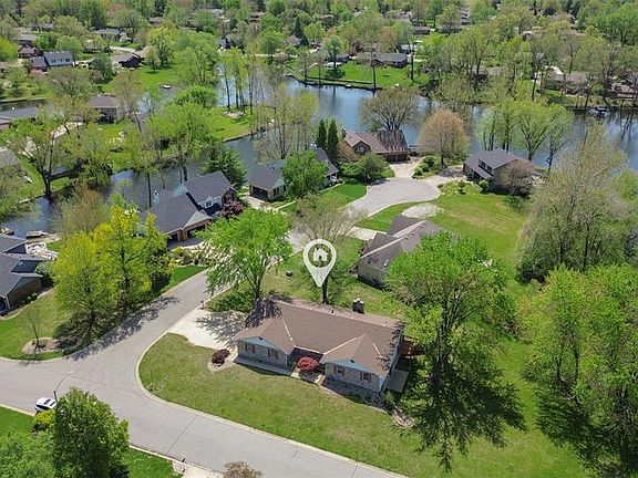 2nd image of 32 Sierra Dr
