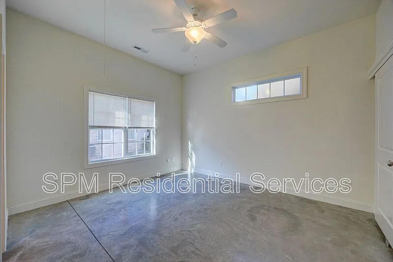 1 bed, 1.0 bath, 900 sqft, $1,295 — Photo 3