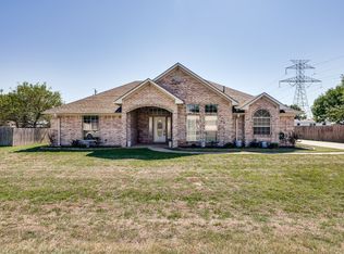 407 W Carter St, Savoy, TX 75479