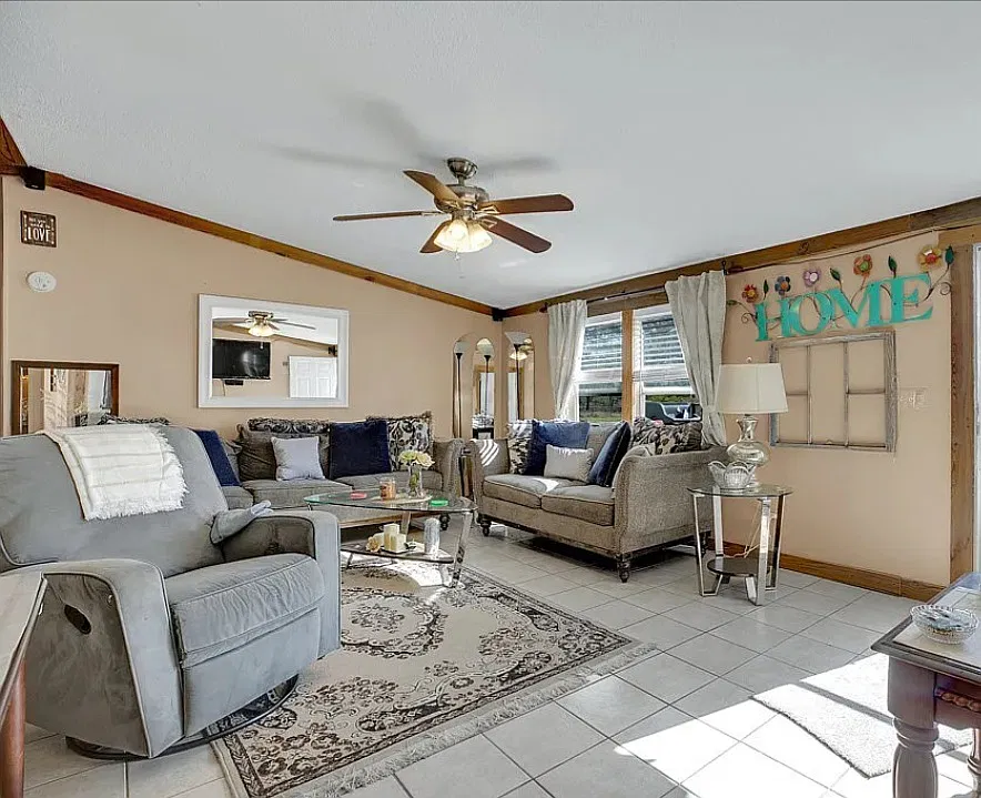 3 bed, 1500 sqft, $1,625 — Photo 3