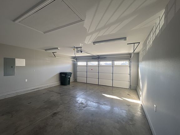 5th image of 110 War Admiral Ct