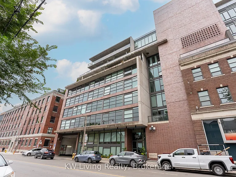 90 Broadview Ave #LW1 — Photo 2
