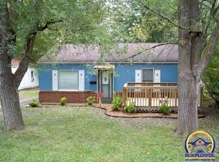 1832 SW Hope St, Topeka, KS 66604