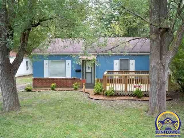 1832 SW Hope St, Topeka, KS 66604