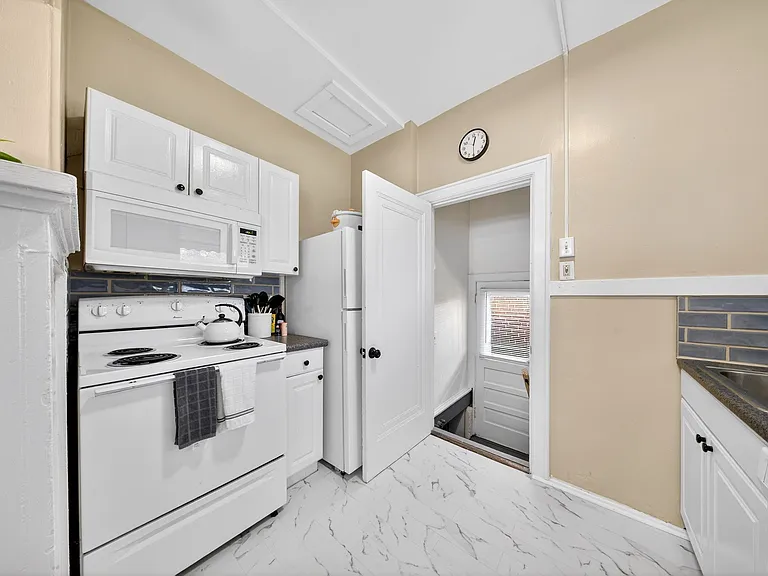 2230 Richert Pl — Photo 18