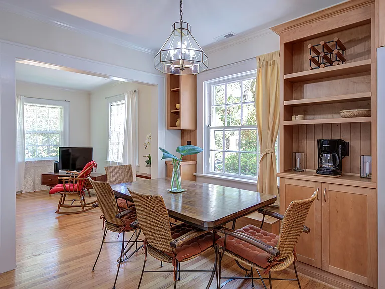 Dining area, opening into Livingroom.