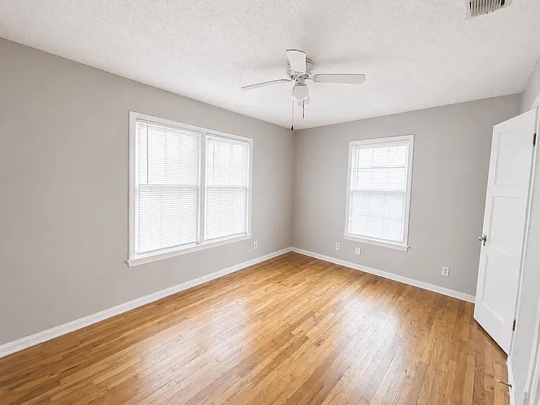 5400 Harmon Ave — Photo 17