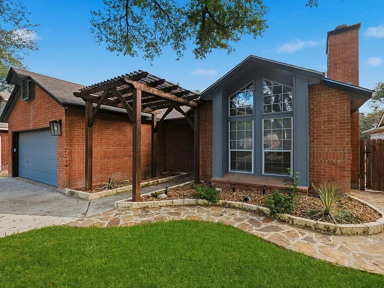 13623 Summer Glen Dr — Photo 2