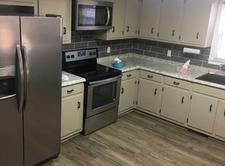 902 Saluda Lake Rd, Greenville, SC 29611