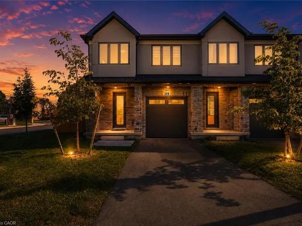 166 Mount Albion Rd #29, Hamilton, ON L8K 5S8