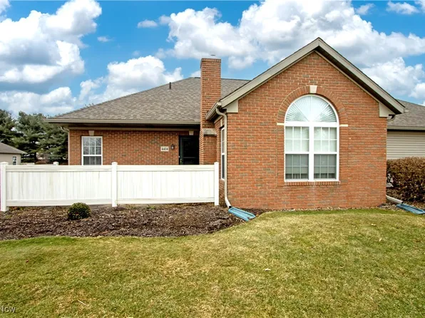 4414 Hunters Chase Ln, Wooster, OH 44691