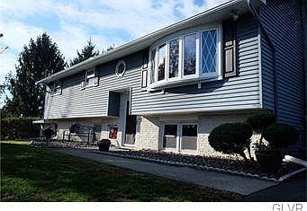 3rd image of 3190 Whitehall Ave