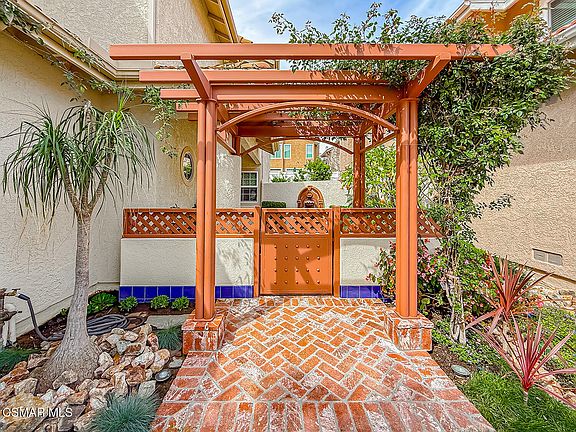 4th image of 219 Ocho Rios Way