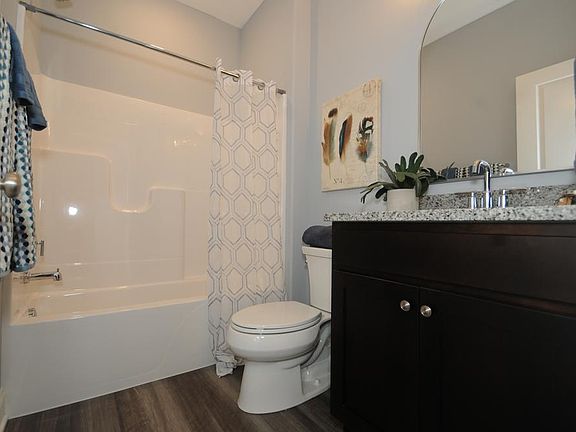 4th image of 326 Gleneagles Dr
