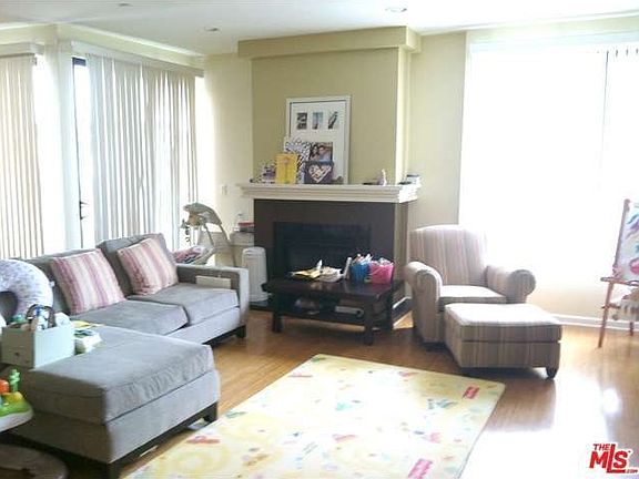 2nd image of 871 Crenshaw Blvd Unit 206