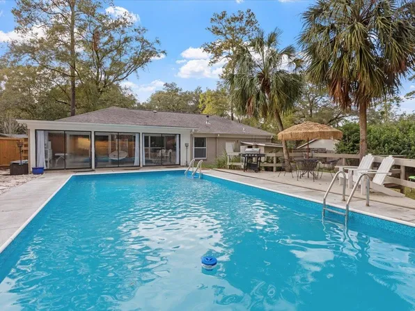 2213 Yaupon Dr, Tallahassee, FL 32303