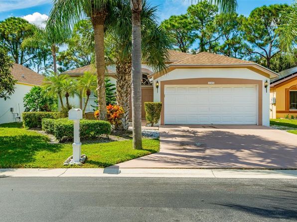 140 Paddock Ln