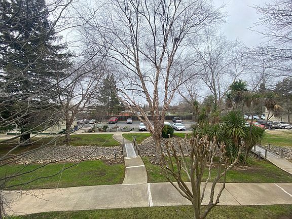 3rd image of 1221 Morse Ave
