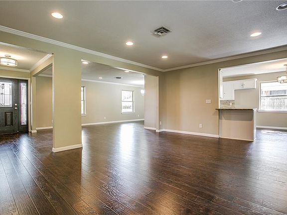 5th image of 2625 Brookview Dr