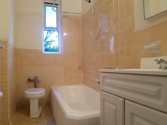 5th image of 140 Van Cortlandt Ave W APT 3H