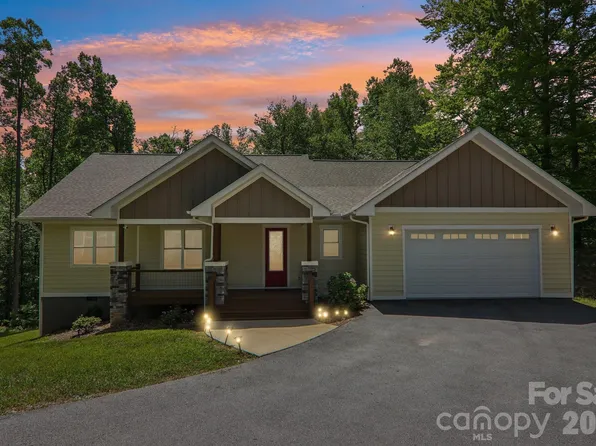 318 Cider Hill Ln, Hendersonville, NC 28792