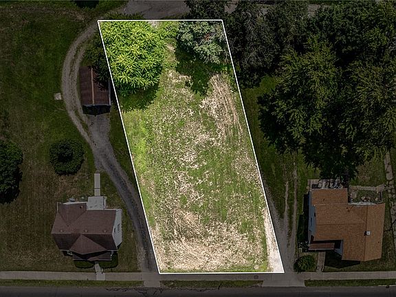 2nd image of 111 Churchill Rd