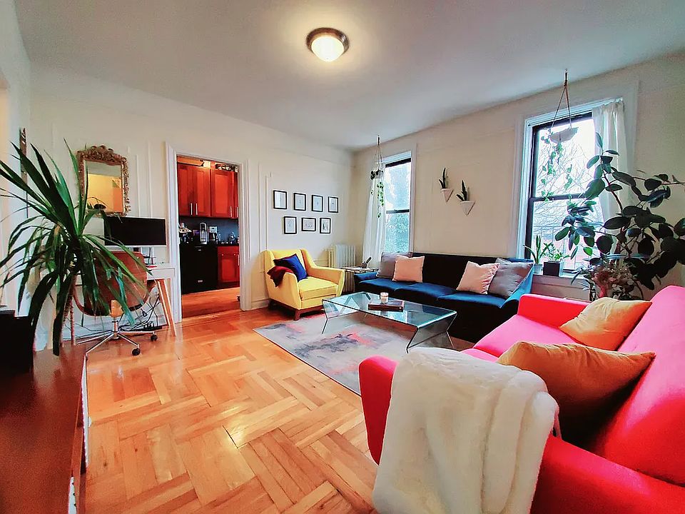 1st image of 325 1st St APT D4