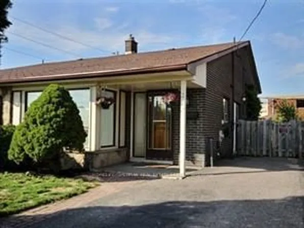 3 Benton St, Brampton, ON L6W 3B8