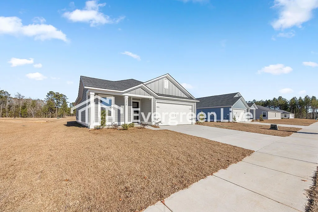 3 bed, 2.0 bath, 1046 sqft, $1,695 — Photo 3