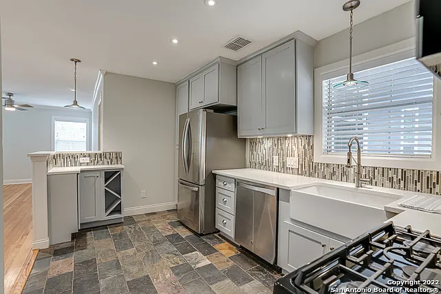 526 Marchmont Ln — Photo 7