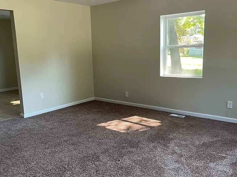 23864 Liddle St — Photo 11