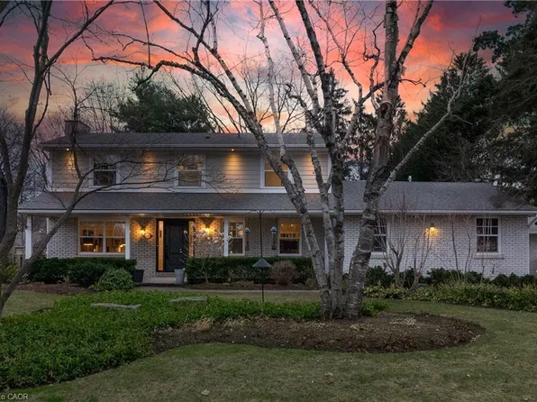 1268 Hillhurst Rd, Oakville, ON L6J 1X4