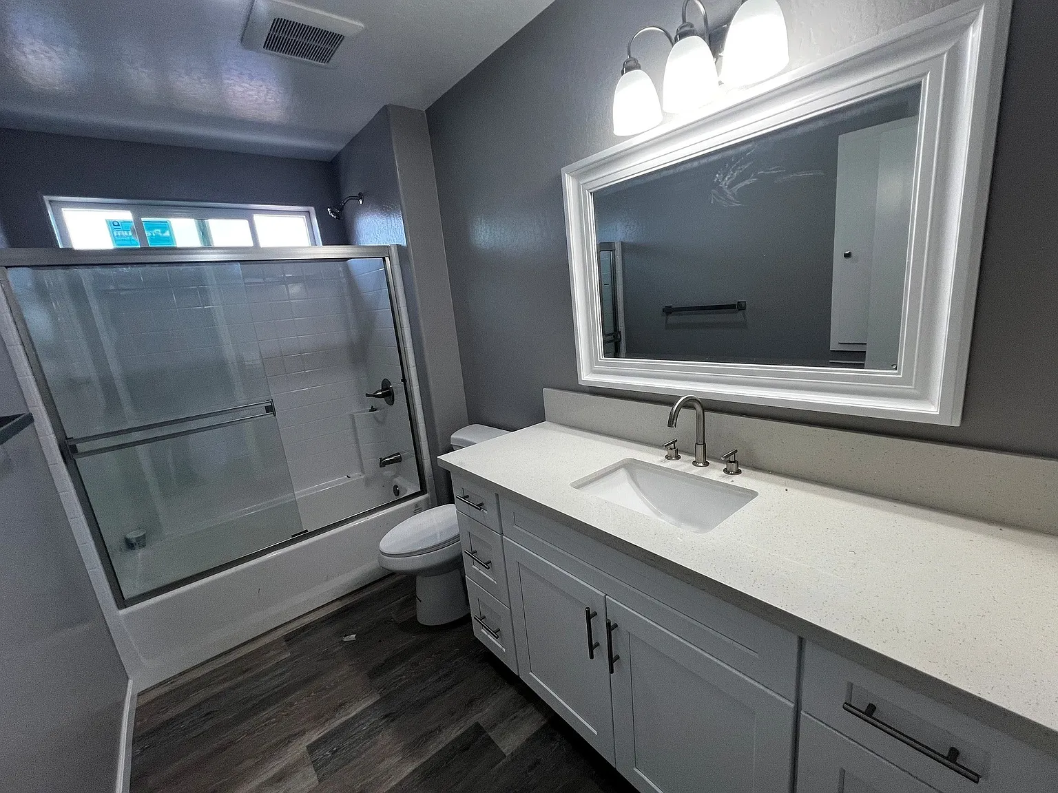 3 bed, 1250 sqft, $1,995 — Photo 2