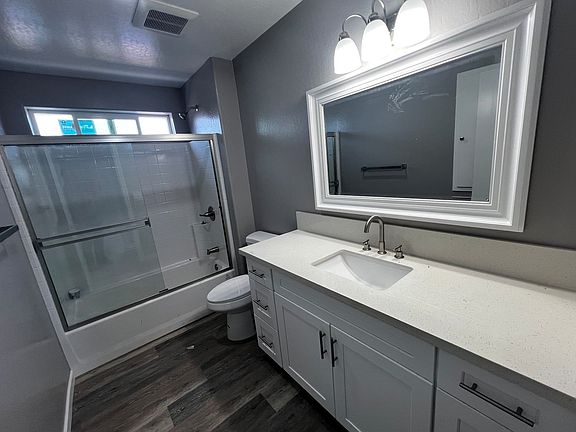 2nd image of 338 N H St #338